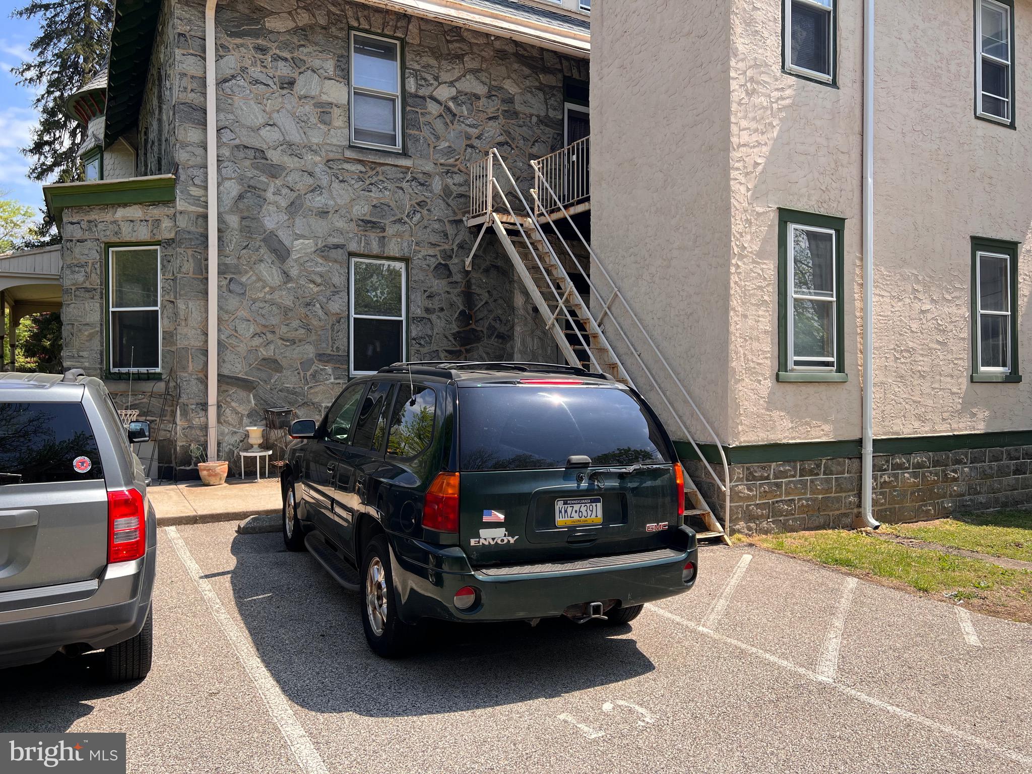 192 N LANSDOWNE AVENUE #B1