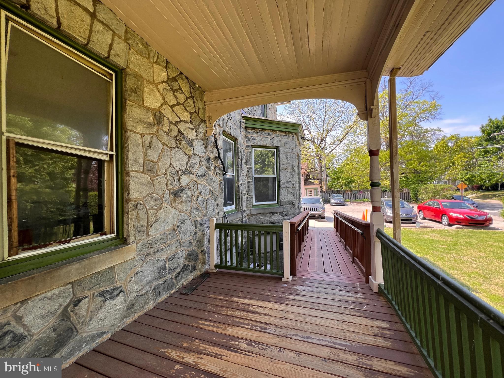 192 N LANSDOWNE AVENUE #B1