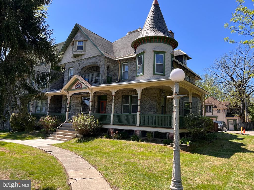 192 N LANSDOWNE AVENUE #B1