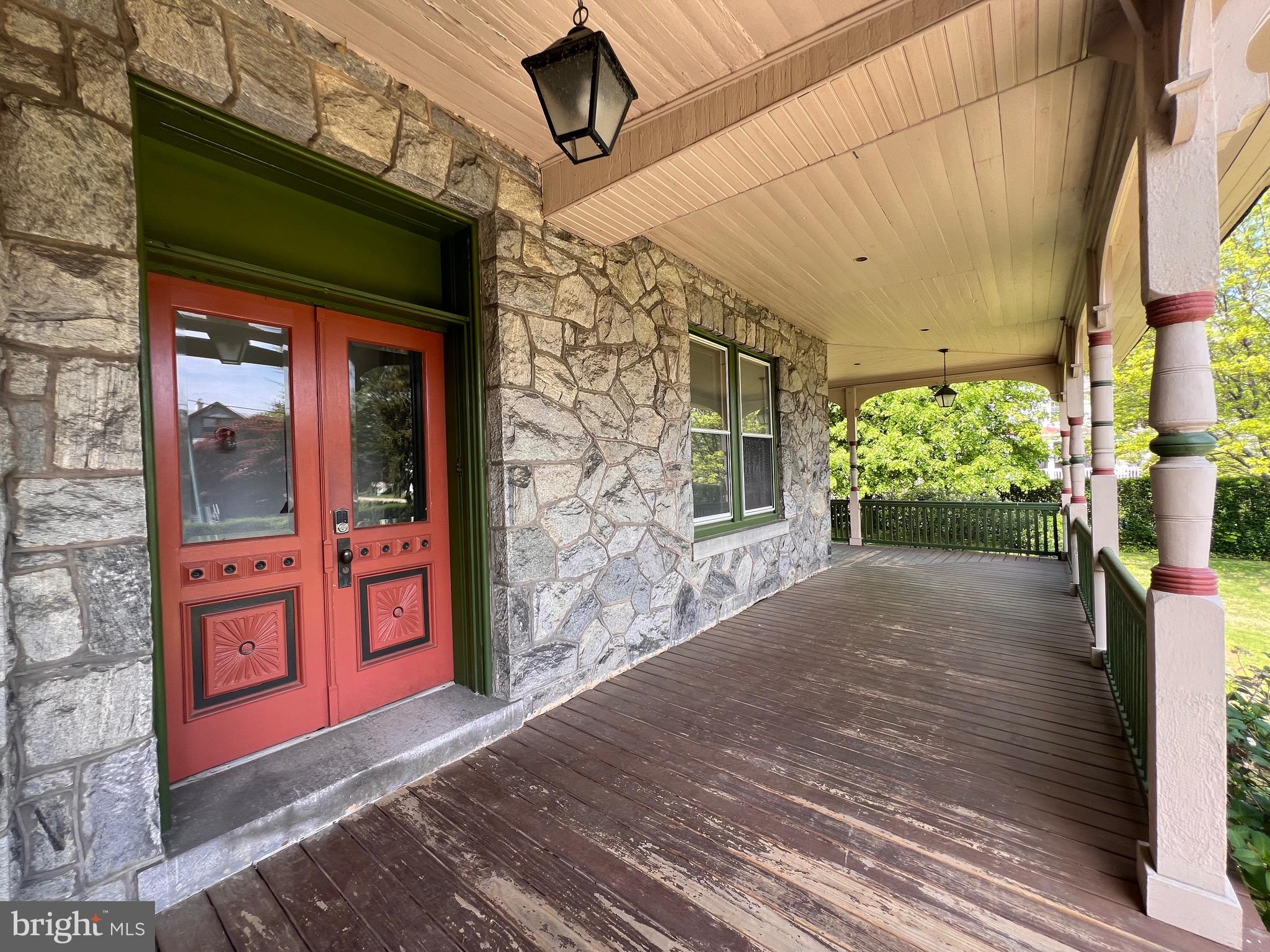 192 N LANSDOWNE AVENUE #B1