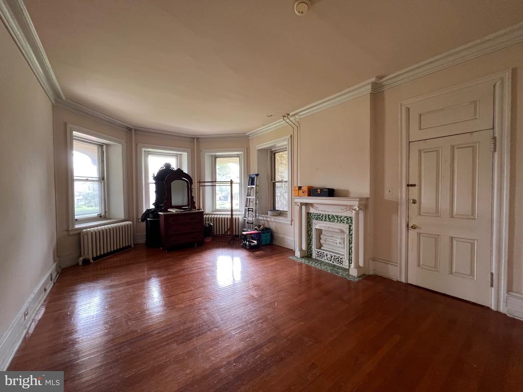 192 N LANSDOWNE AVENUE #B1