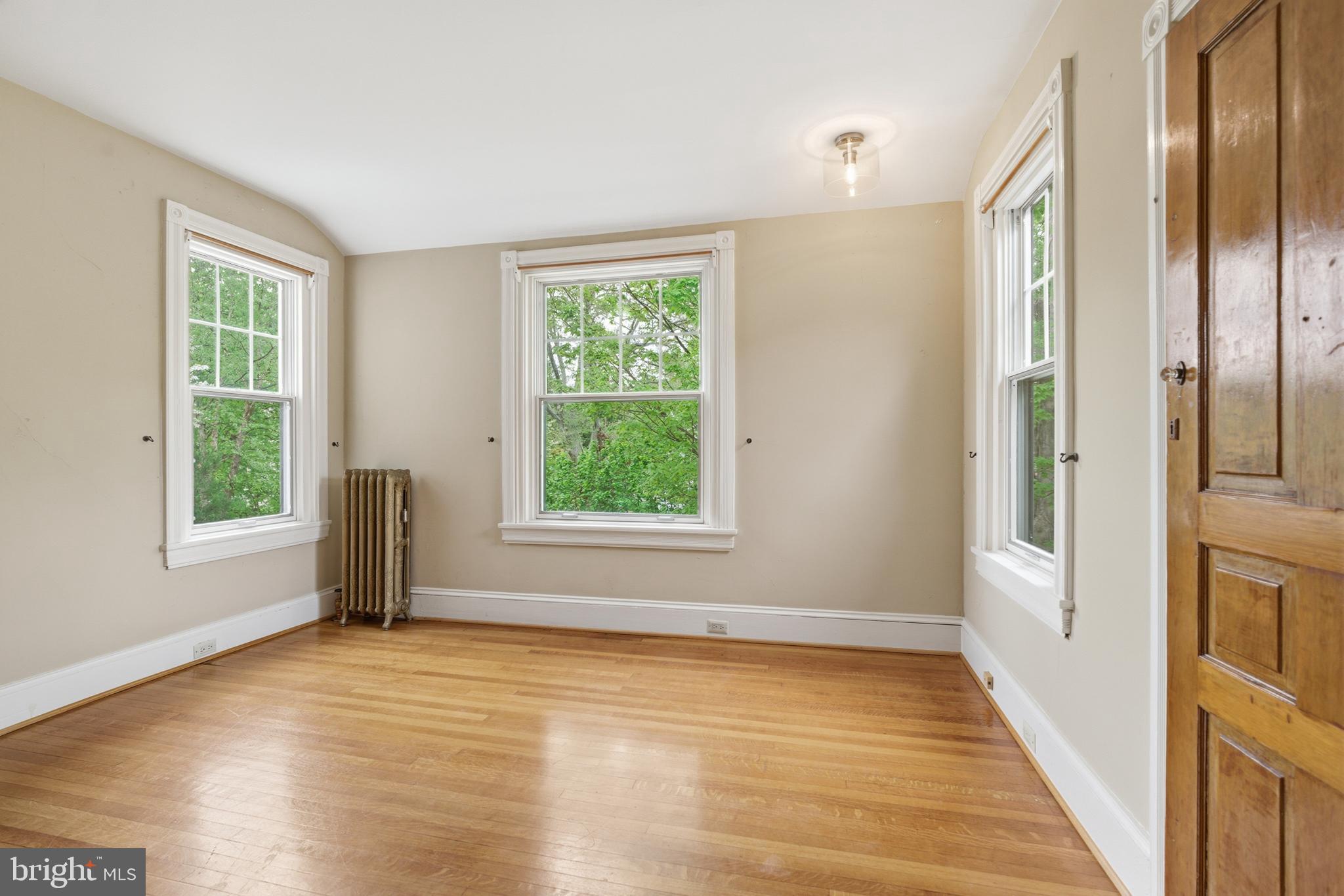 404 OAK LANE