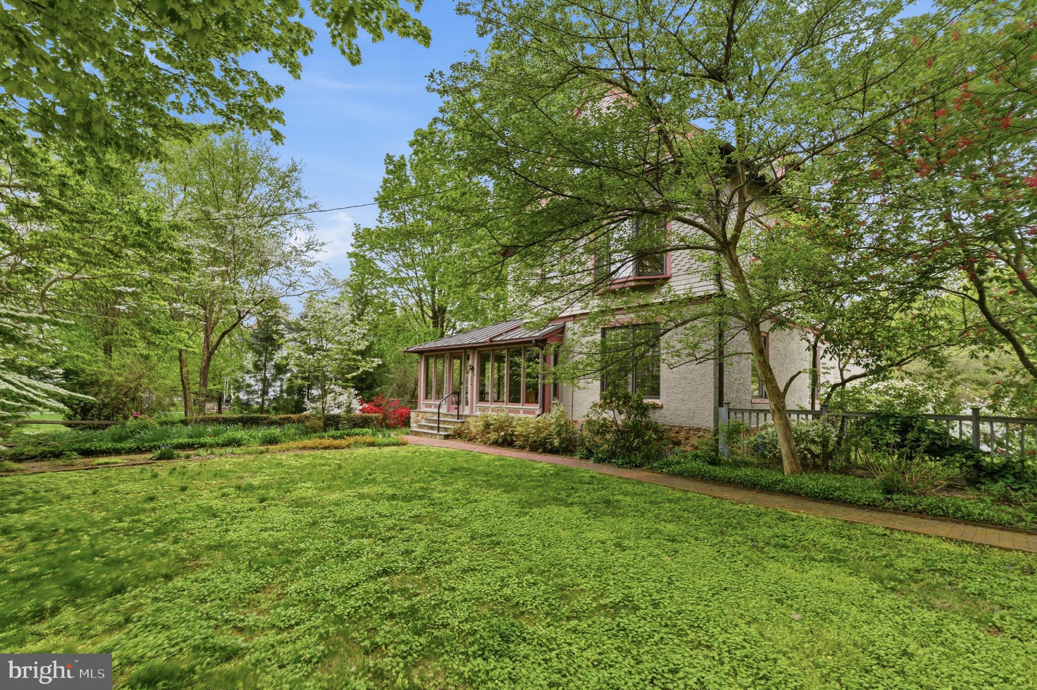 404 OAK LANE