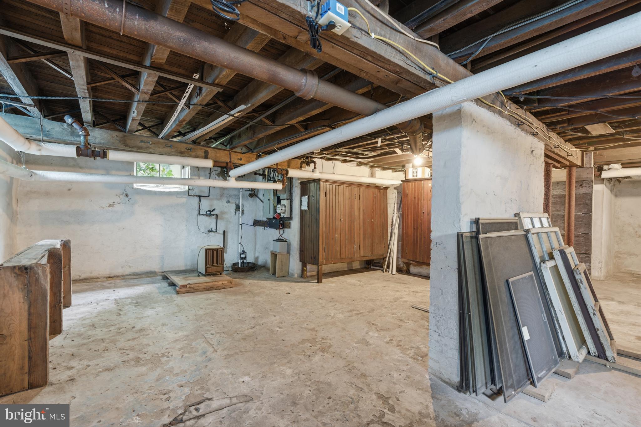 404 OAK LANE