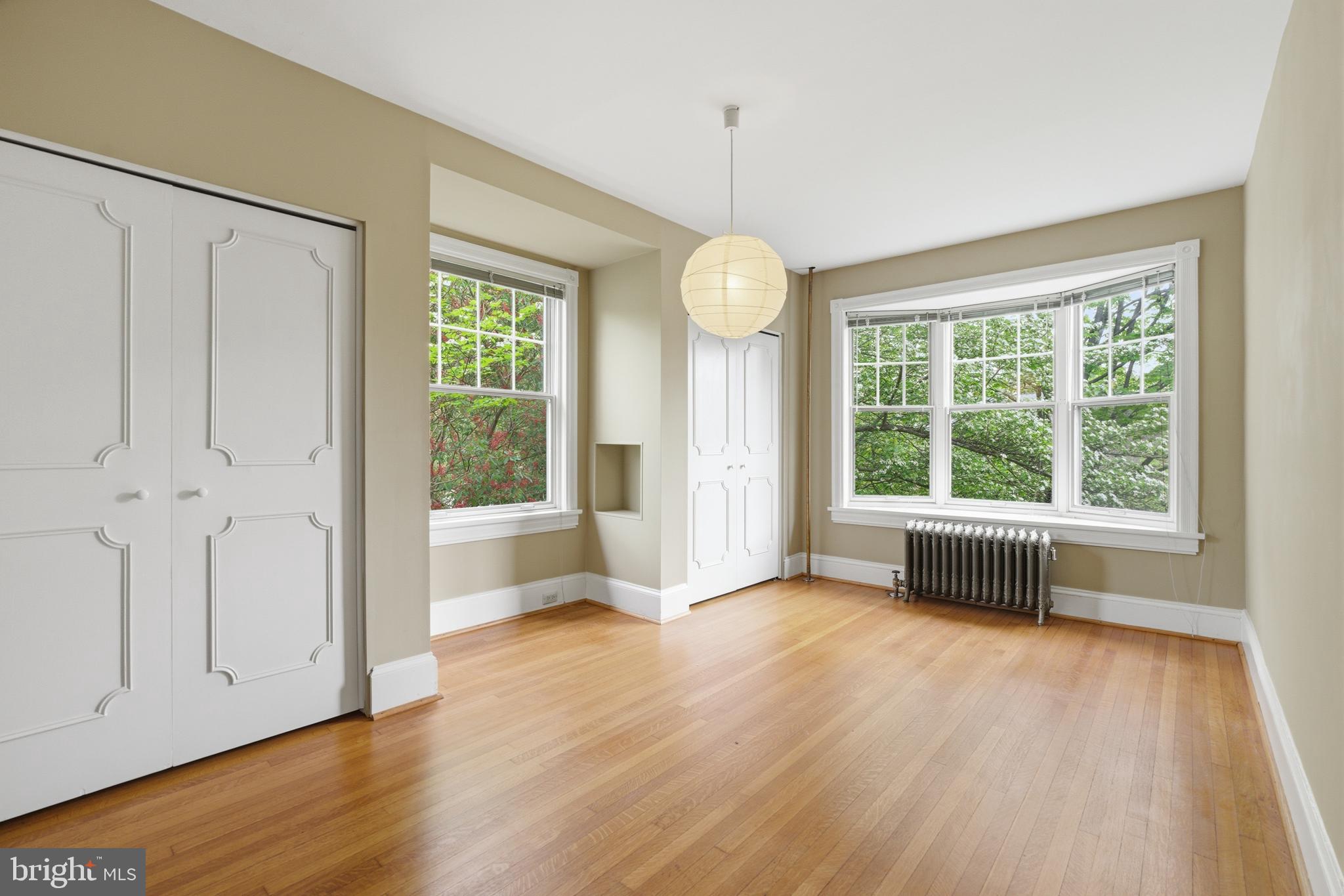 404 OAK LANE