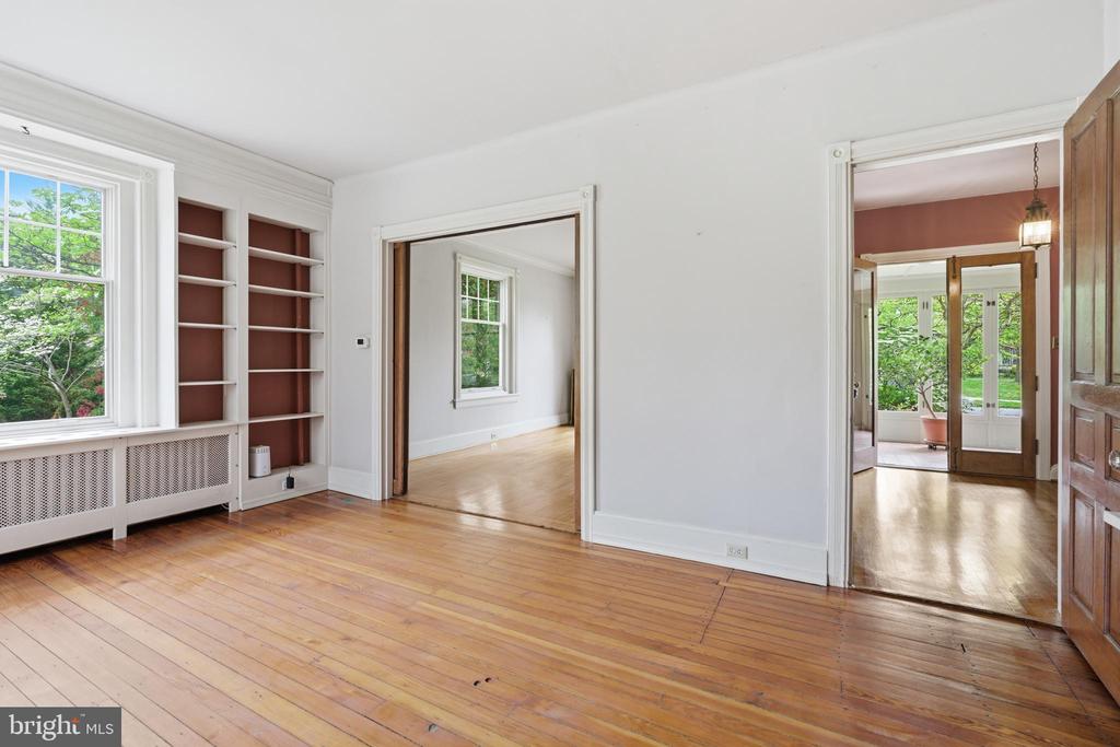 404 OAK LANE