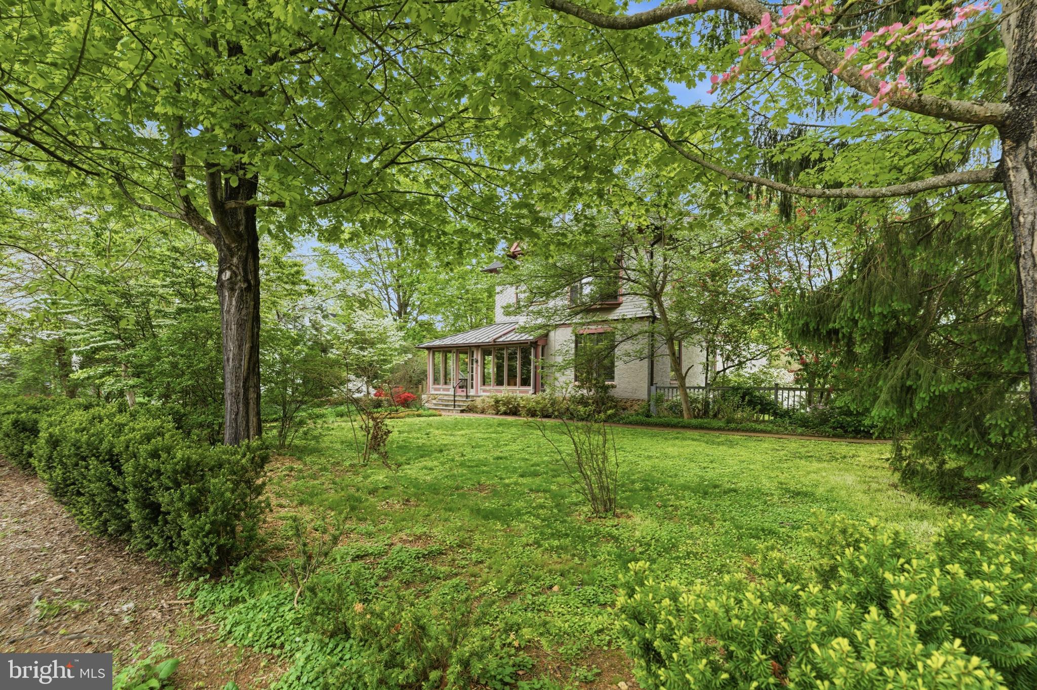 404 OAK LANE
