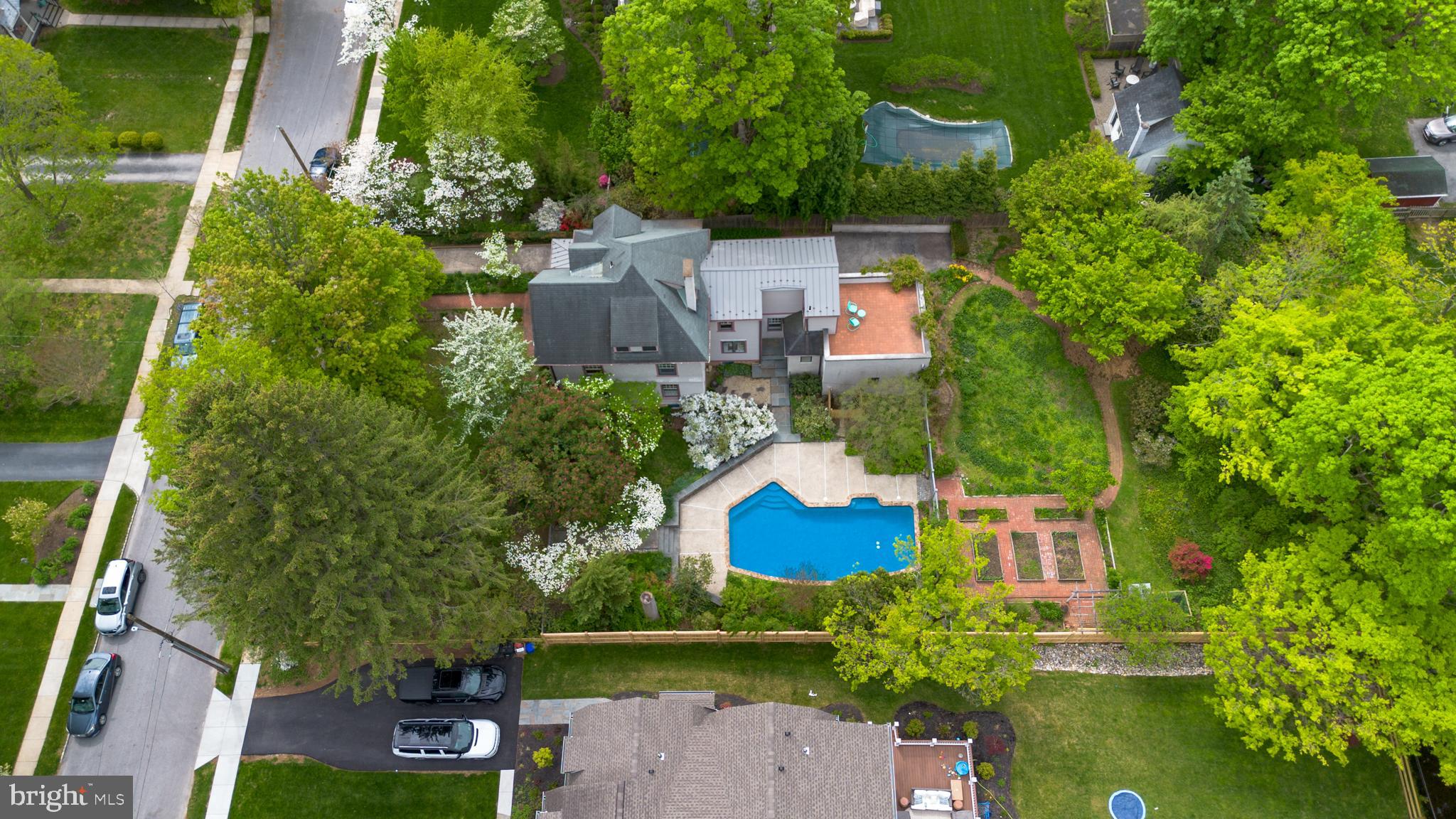 404 OAK LANE