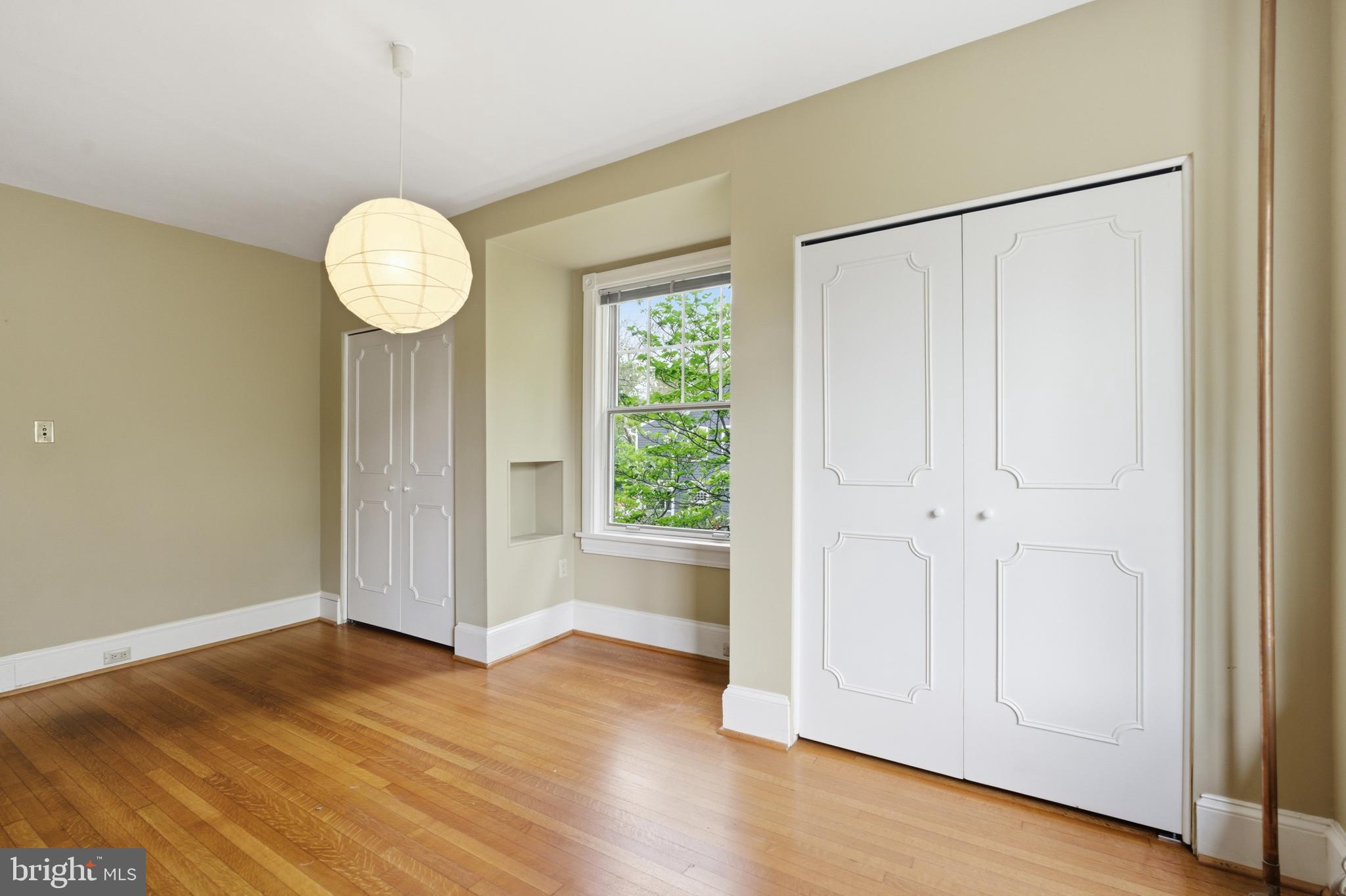 404 OAK LANE
