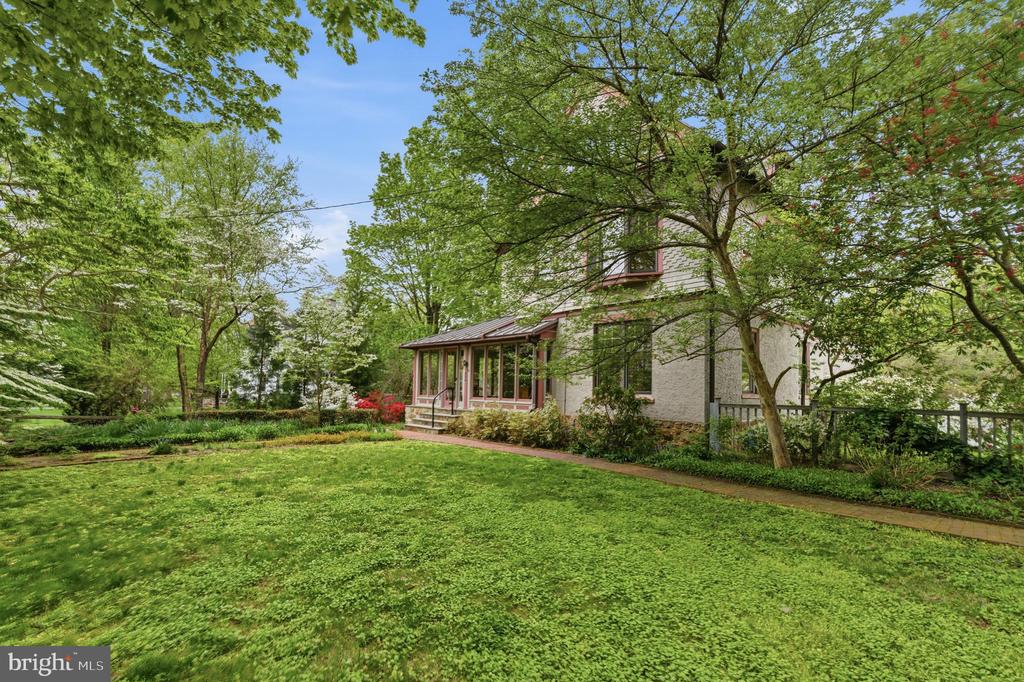 404 OAK LANE