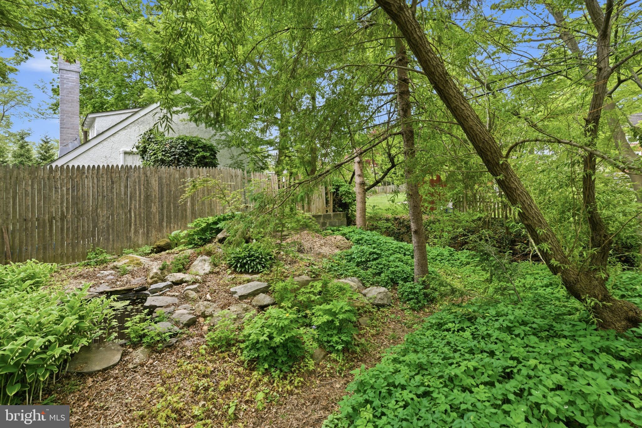 404 OAK LANE