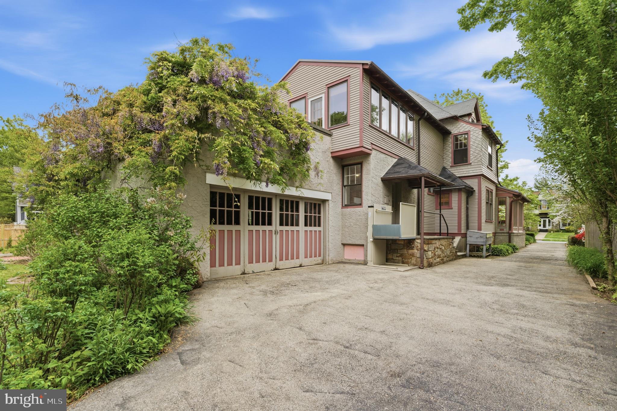 404 OAK LANE