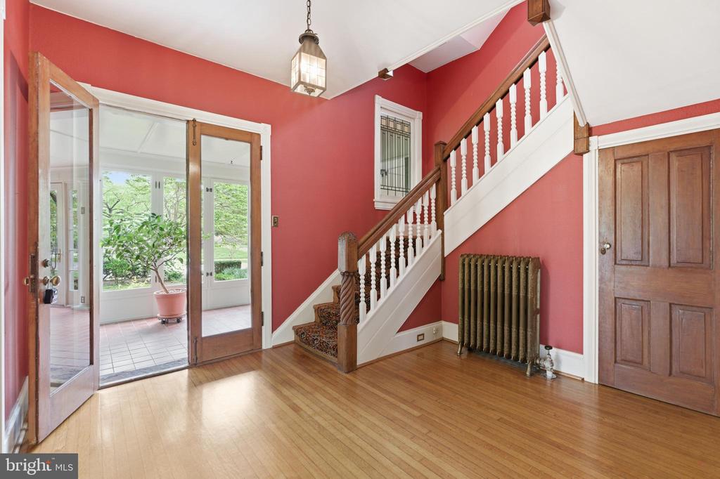 404 OAK LANE
