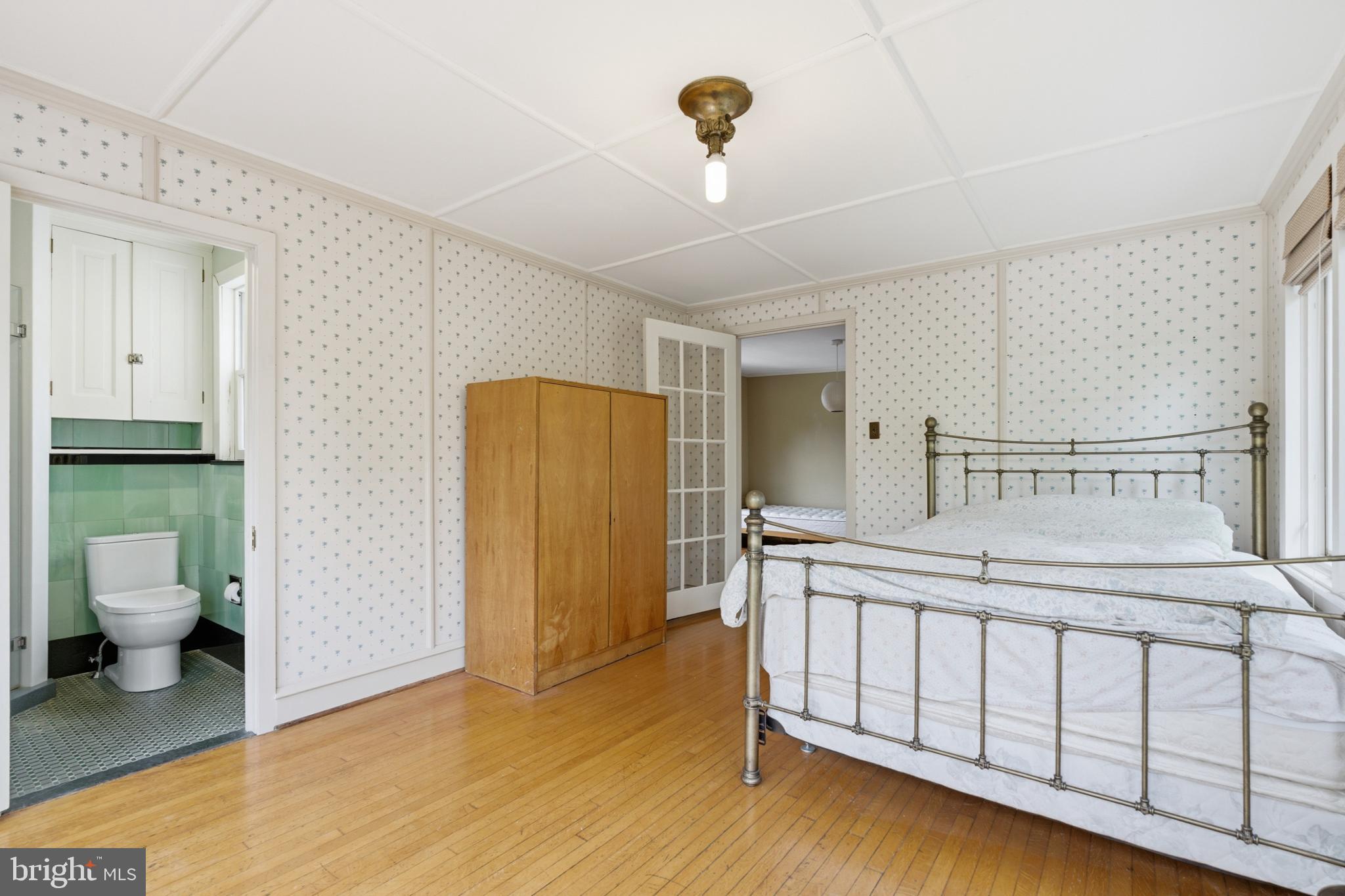 404 OAK LANE