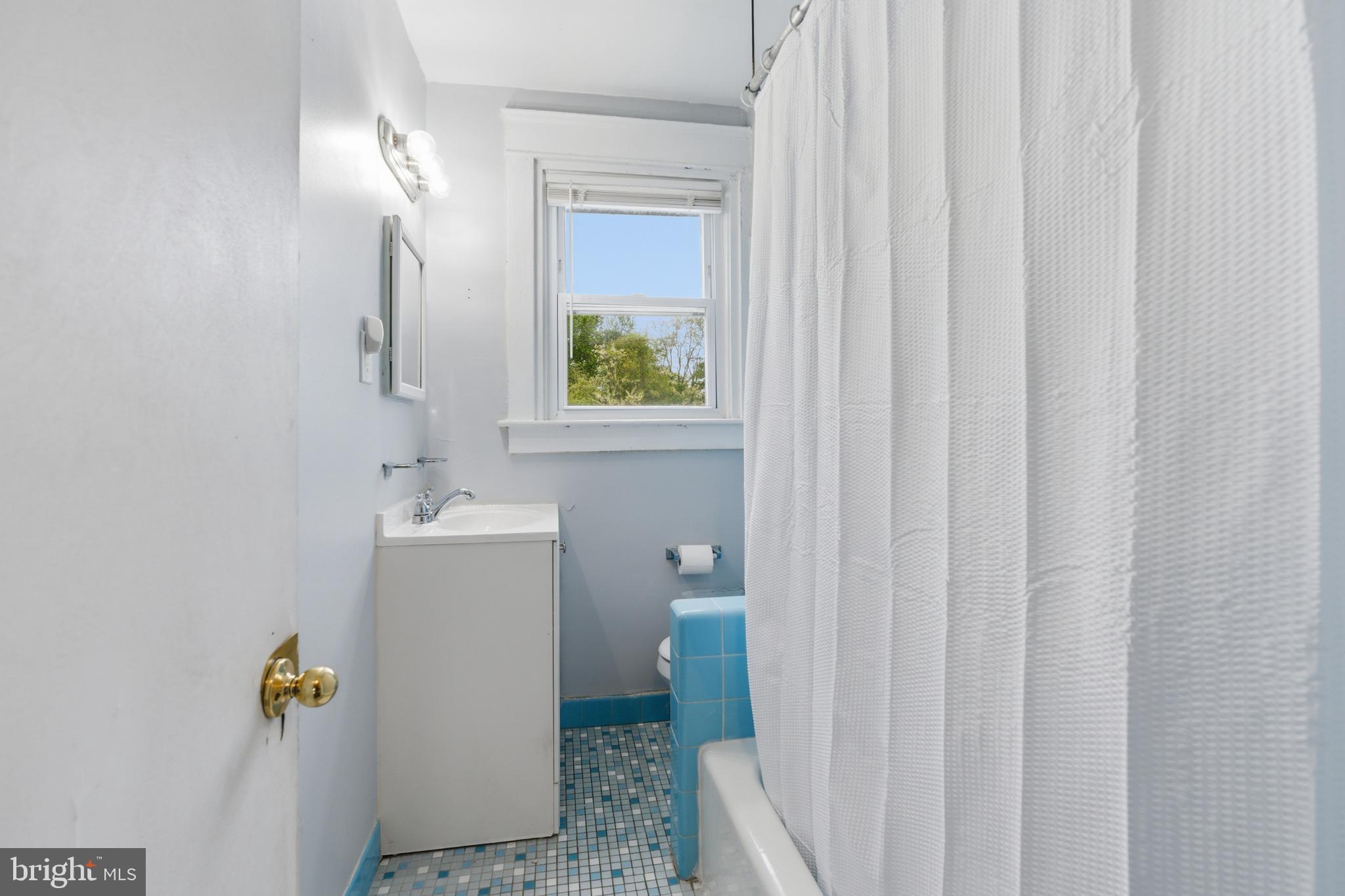 1423 LAWRENCE ROAD