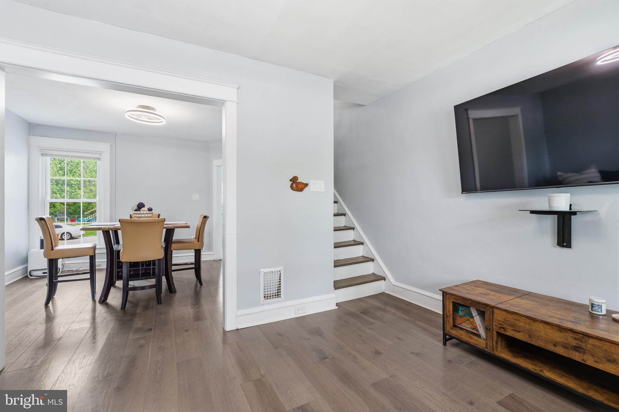1423 LAWRENCE ROAD