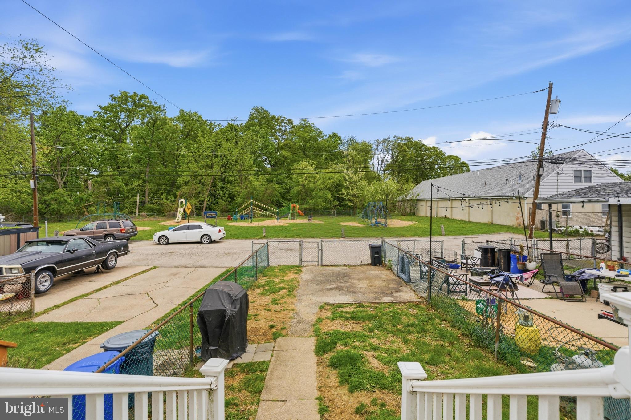 1423 LAWRENCE ROAD