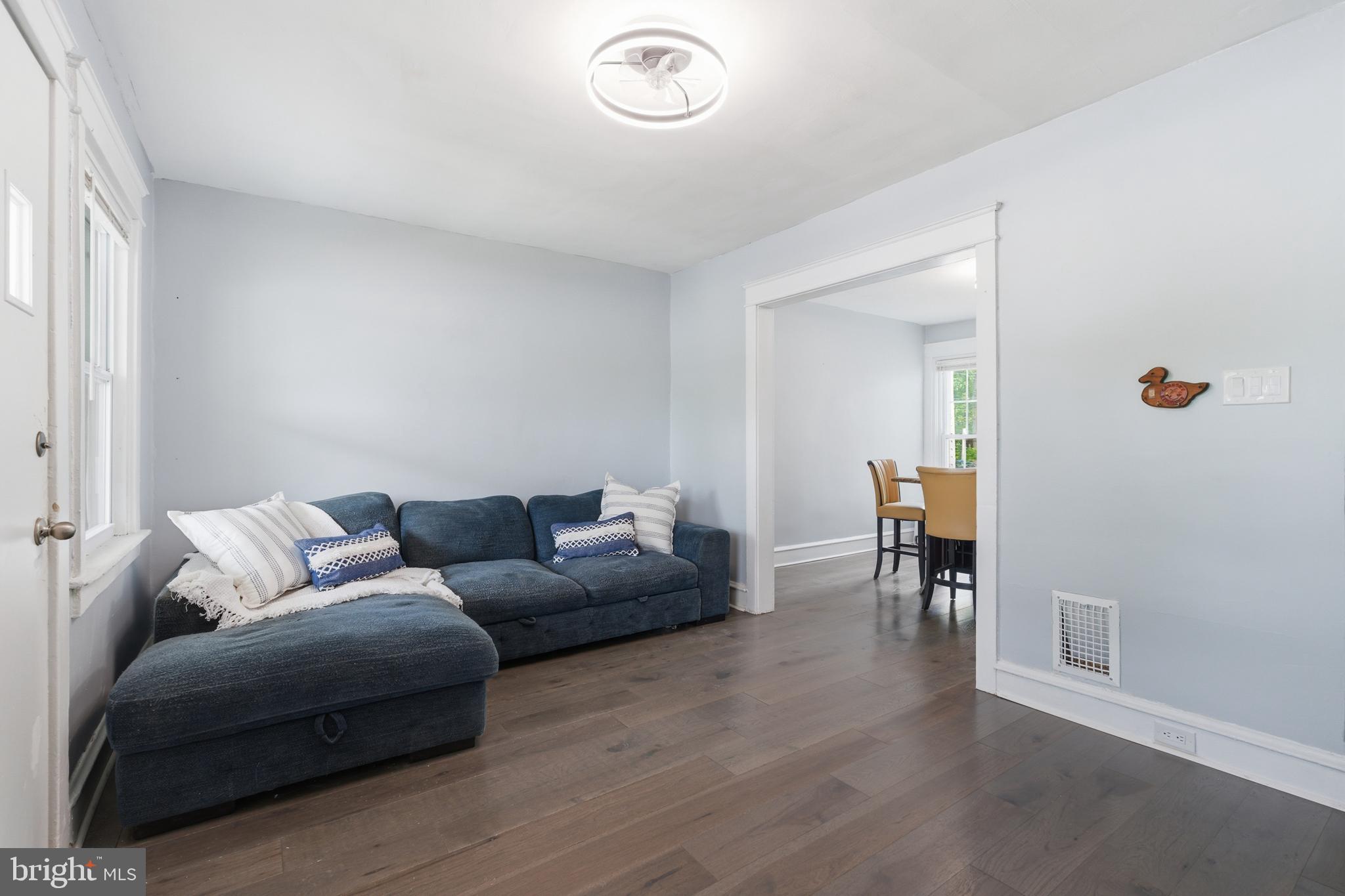1423 LAWRENCE ROAD