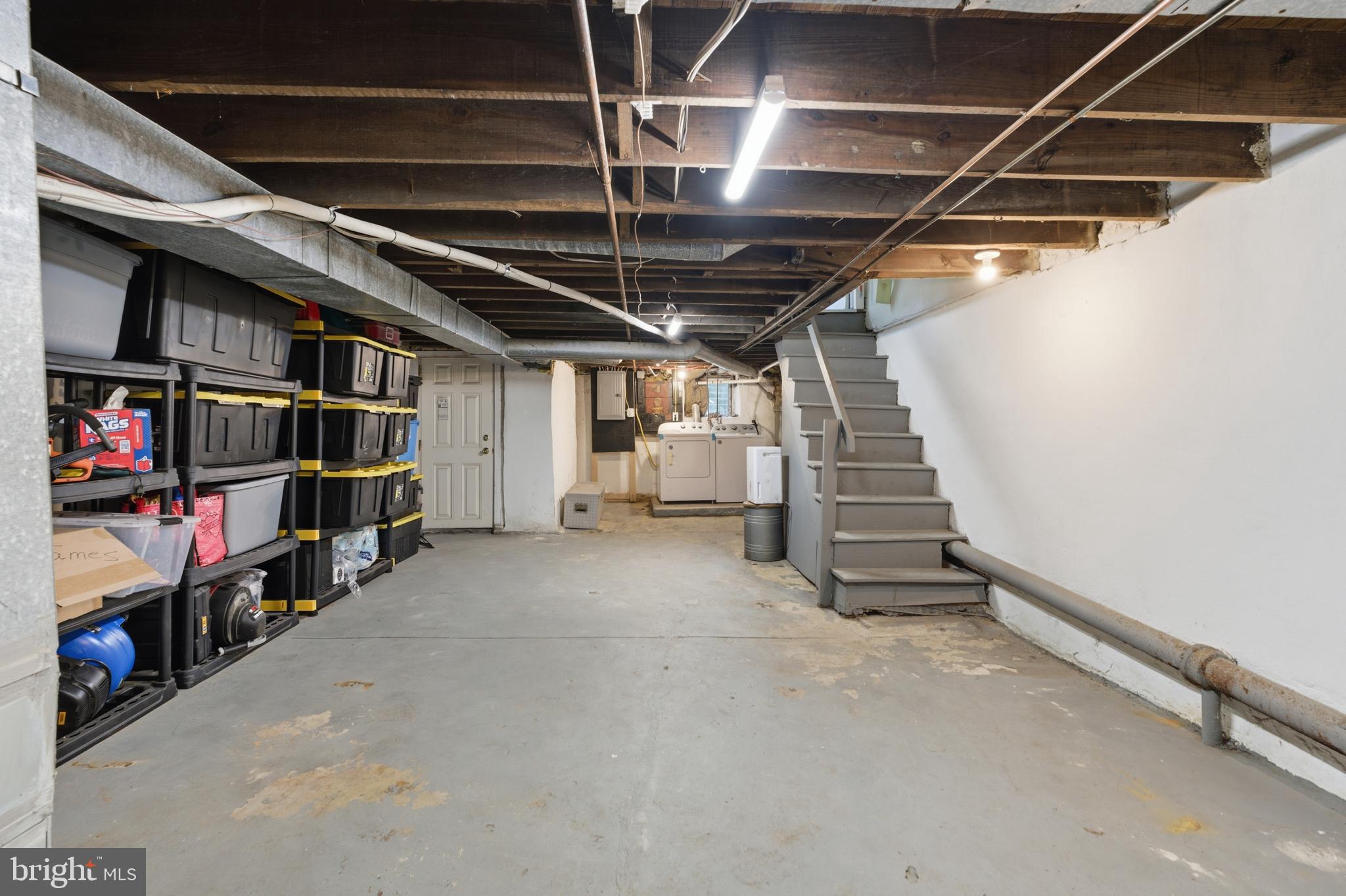 1423 LAWRENCE ROAD