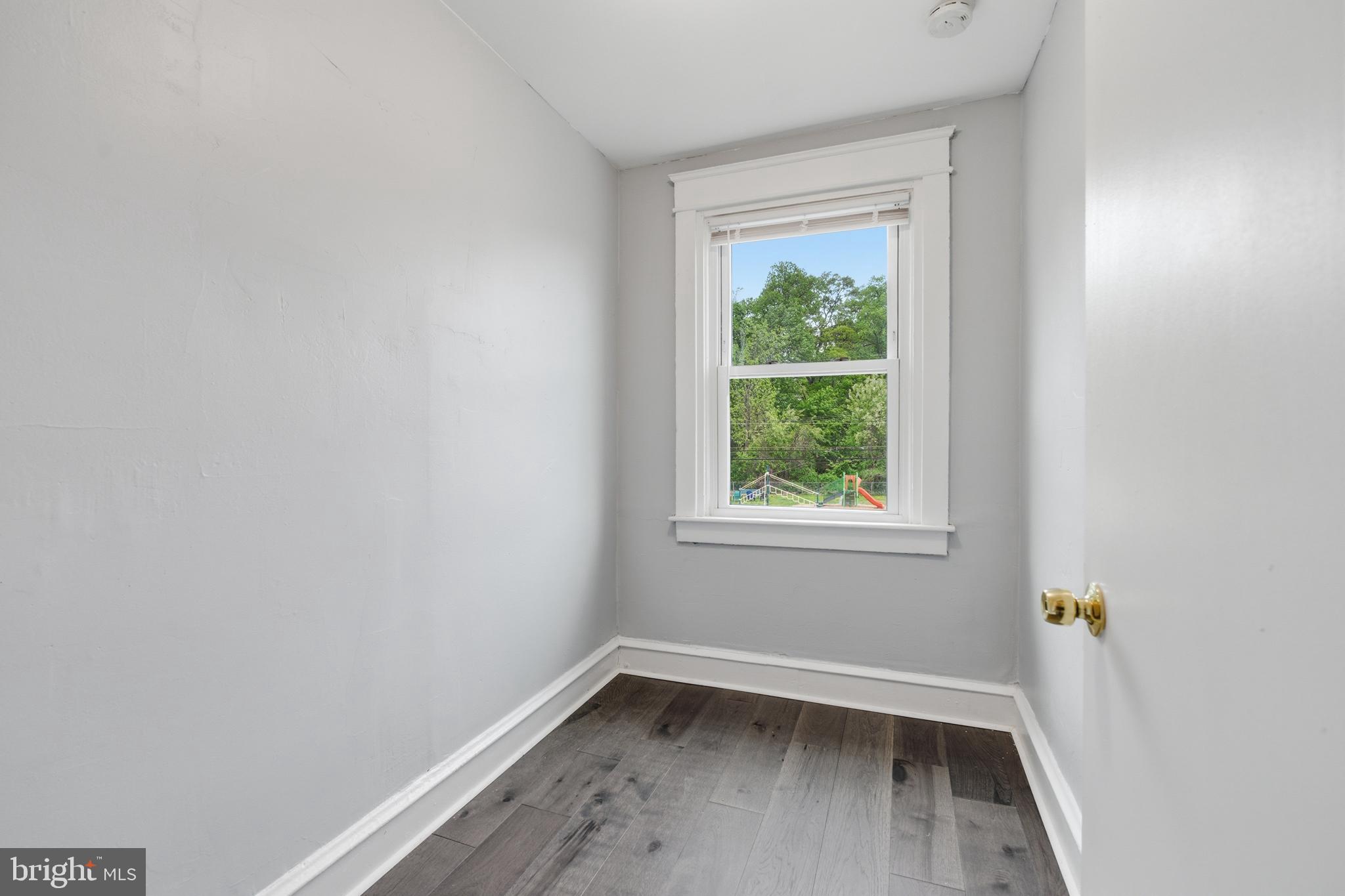 1423 LAWRENCE ROAD