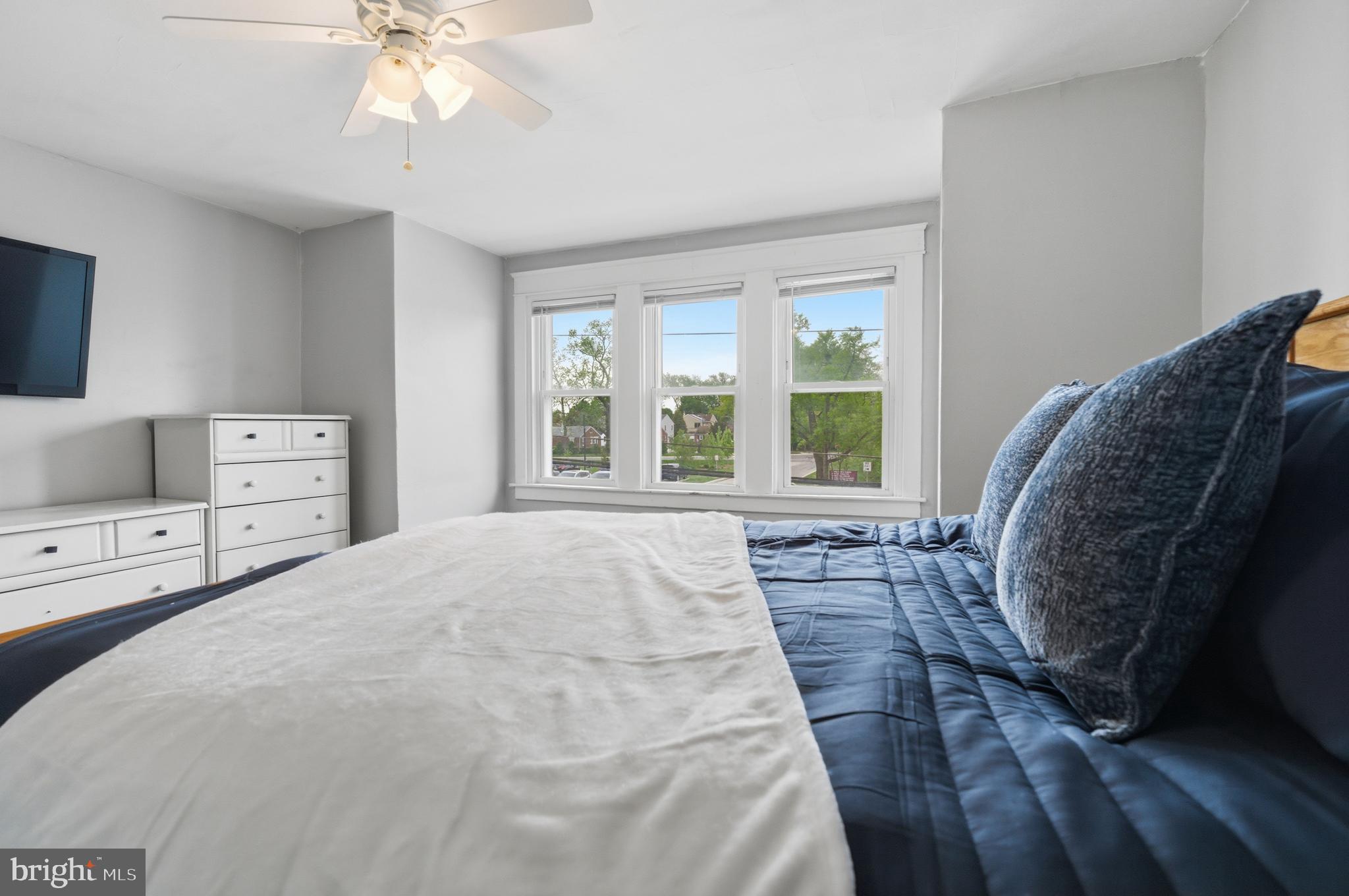 1423 LAWRENCE ROAD