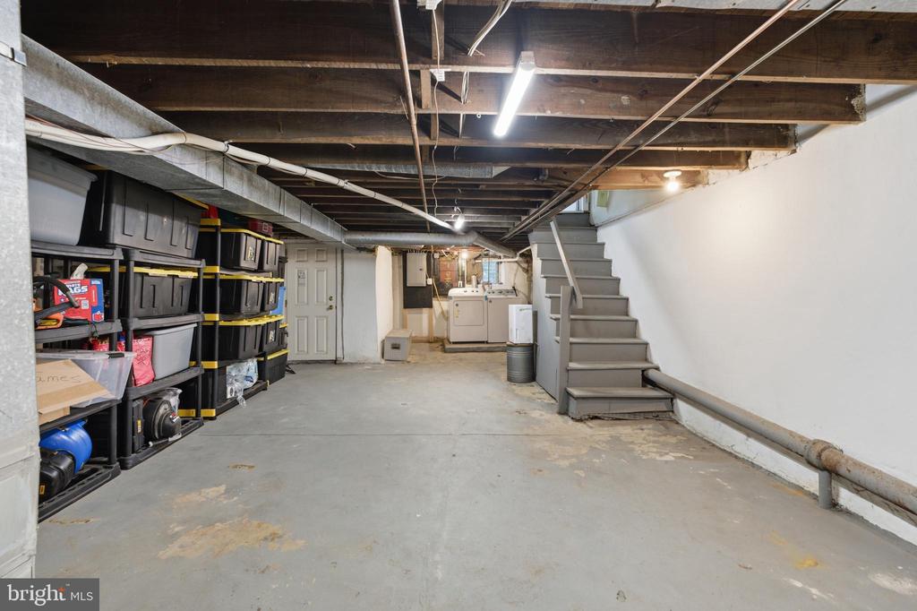 1423 LAWRENCE ROAD