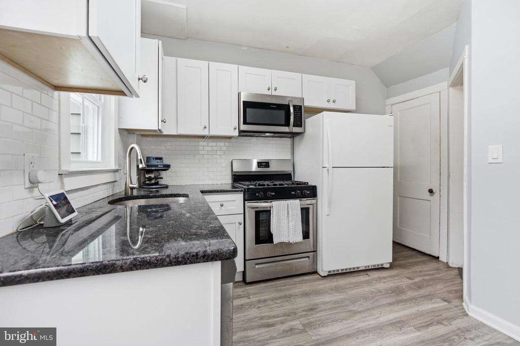 1423 LAWRENCE ROAD