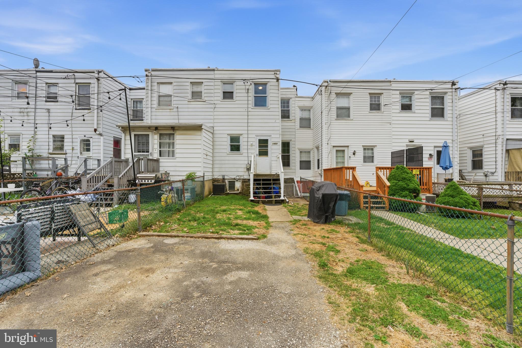 1423 LAWRENCE ROAD
