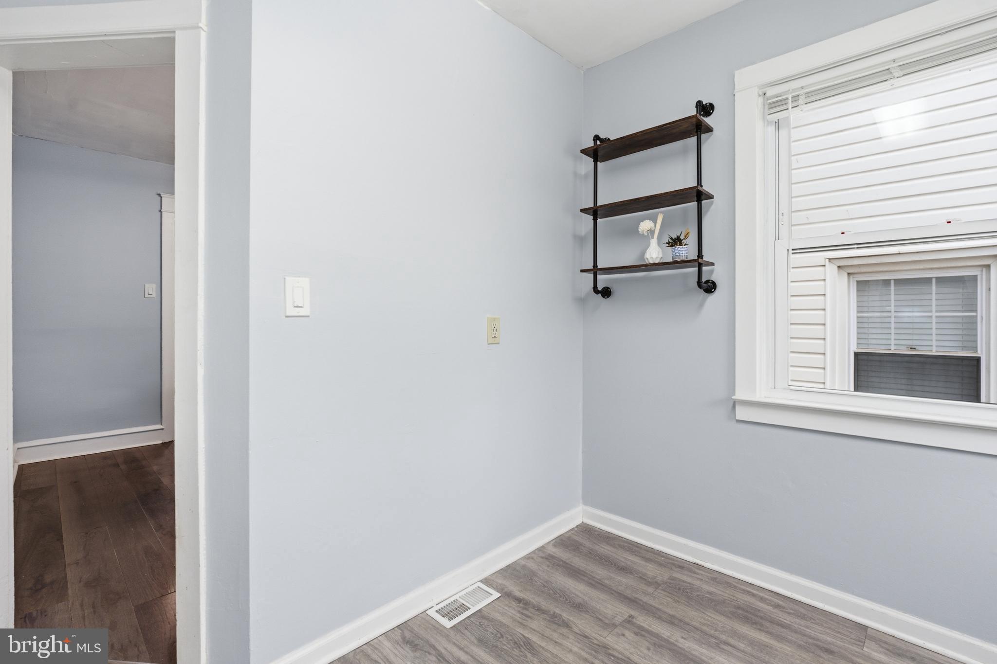 1423 LAWRENCE ROAD