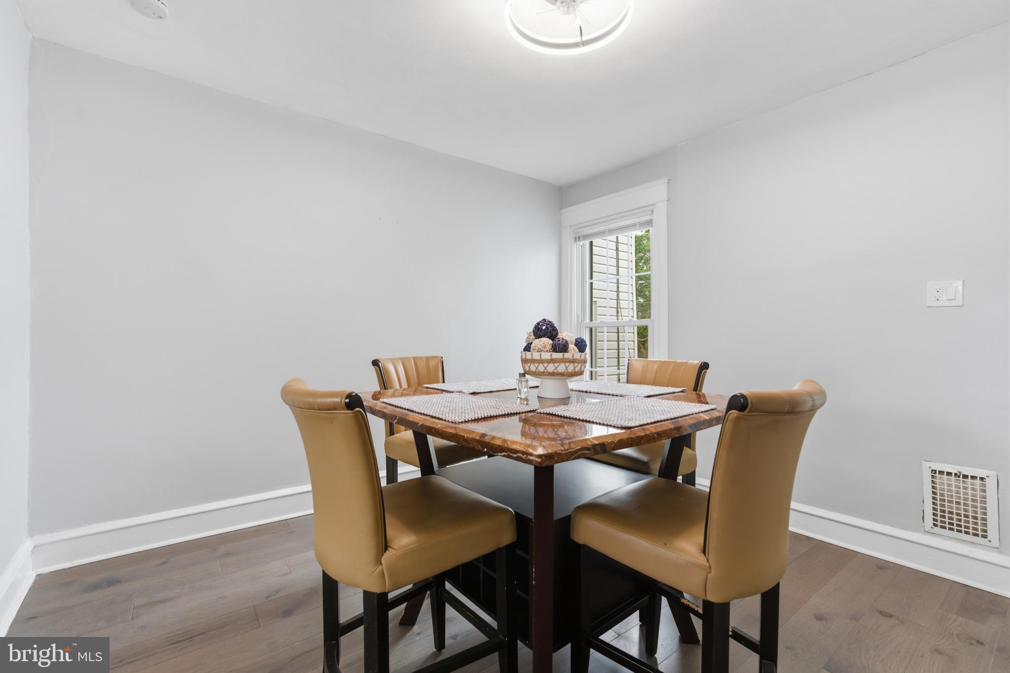 1423 LAWRENCE ROAD