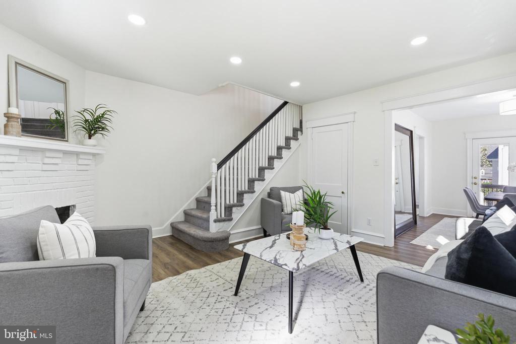 746 OAK VIEW ROAD