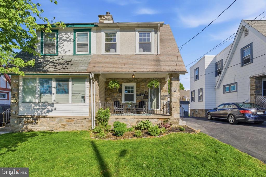 746 OAK VIEW ROAD
