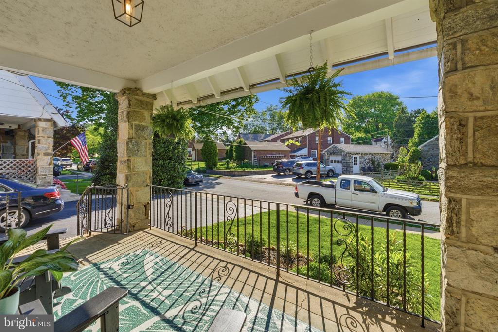 746 OAK VIEW ROAD