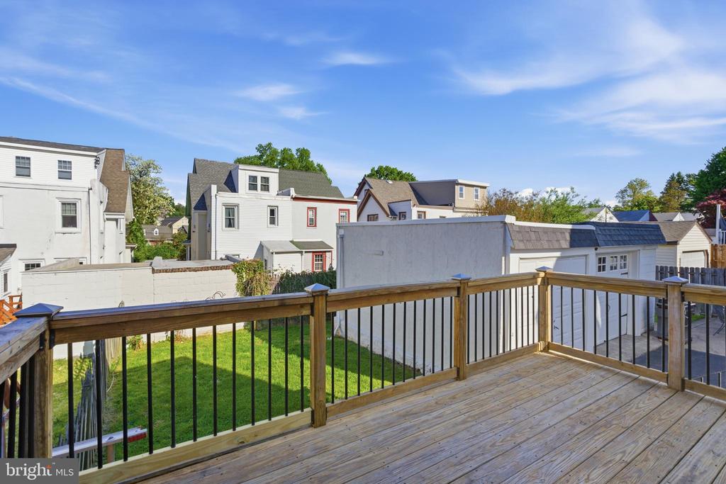 746 OAK VIEW ROAD