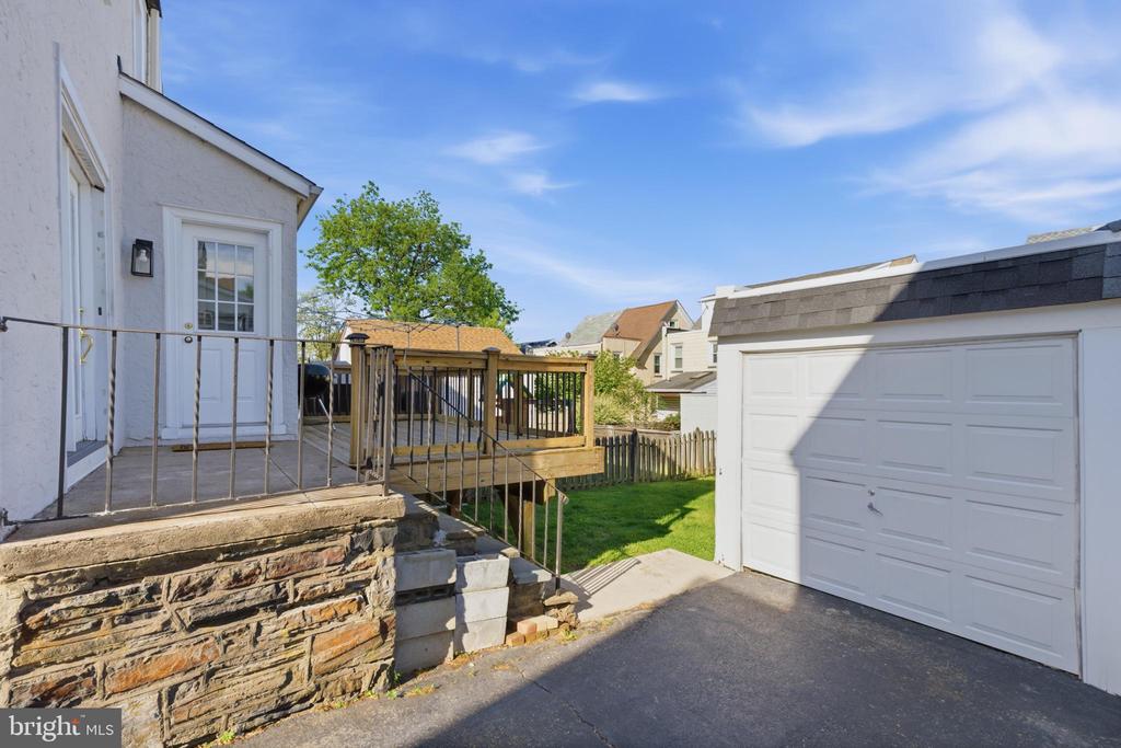 746 OAK VIEW ROAD