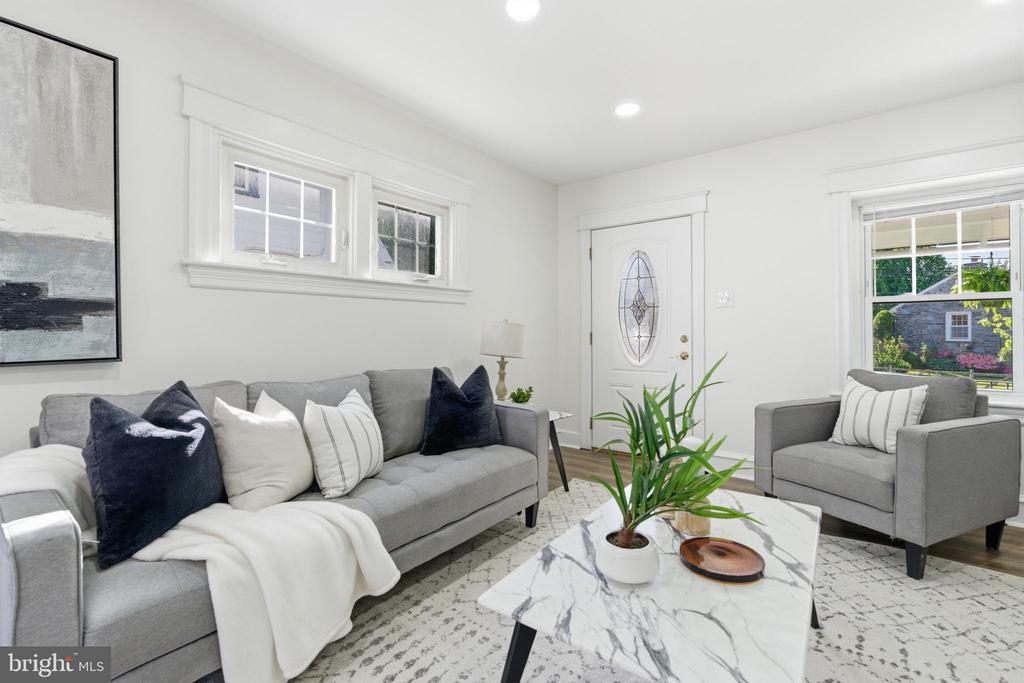 746 OAK VIEW ROAD