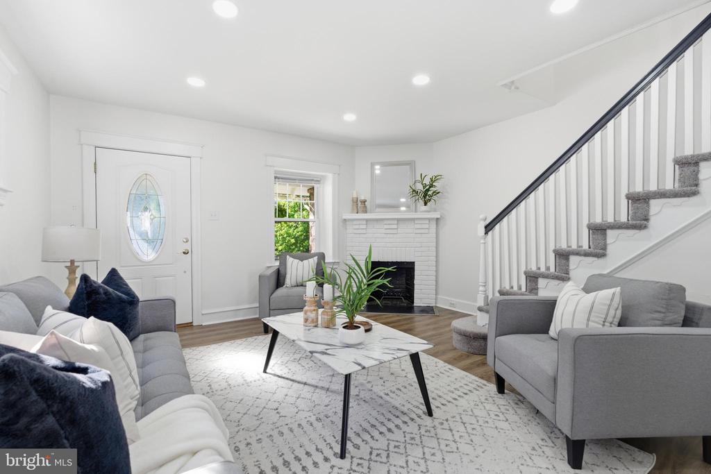 746 OAK VIEW ROAD