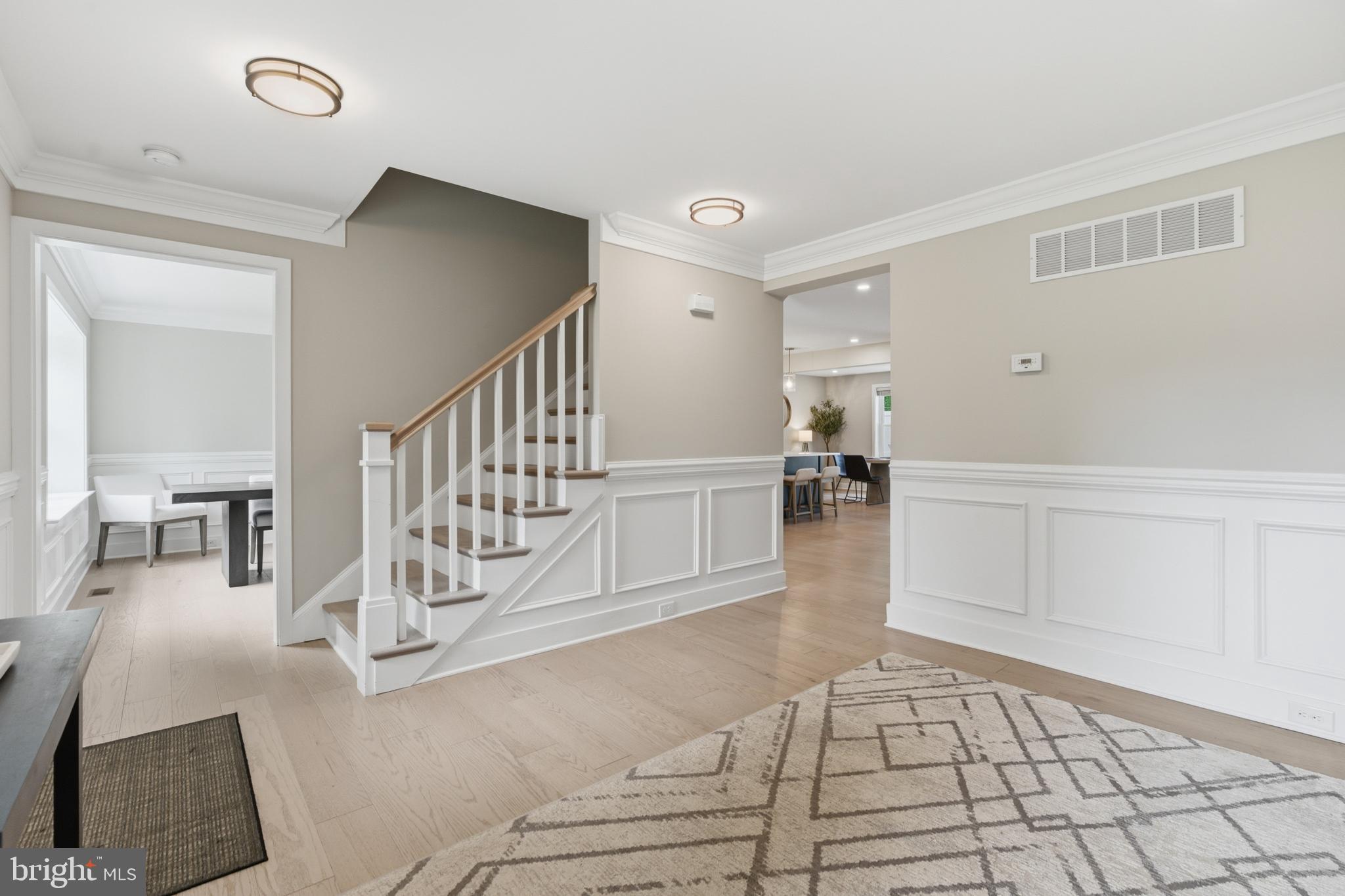 732 OAK WAY
