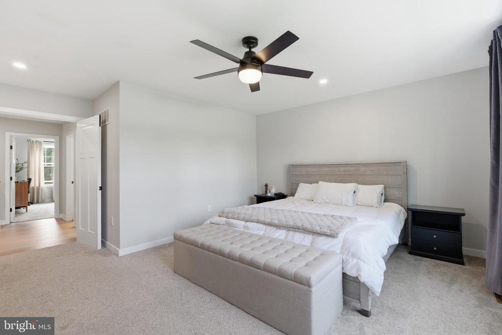 732 OAK WAY