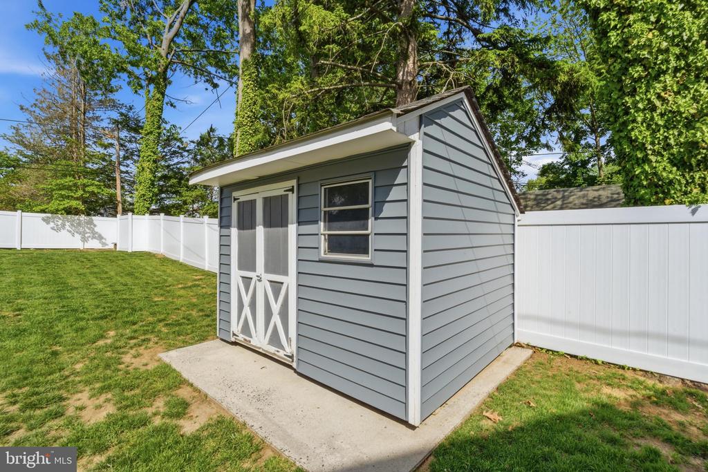 732 OAK WAY