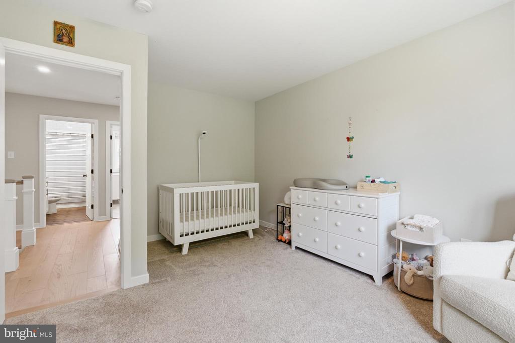 732 OAK WAY