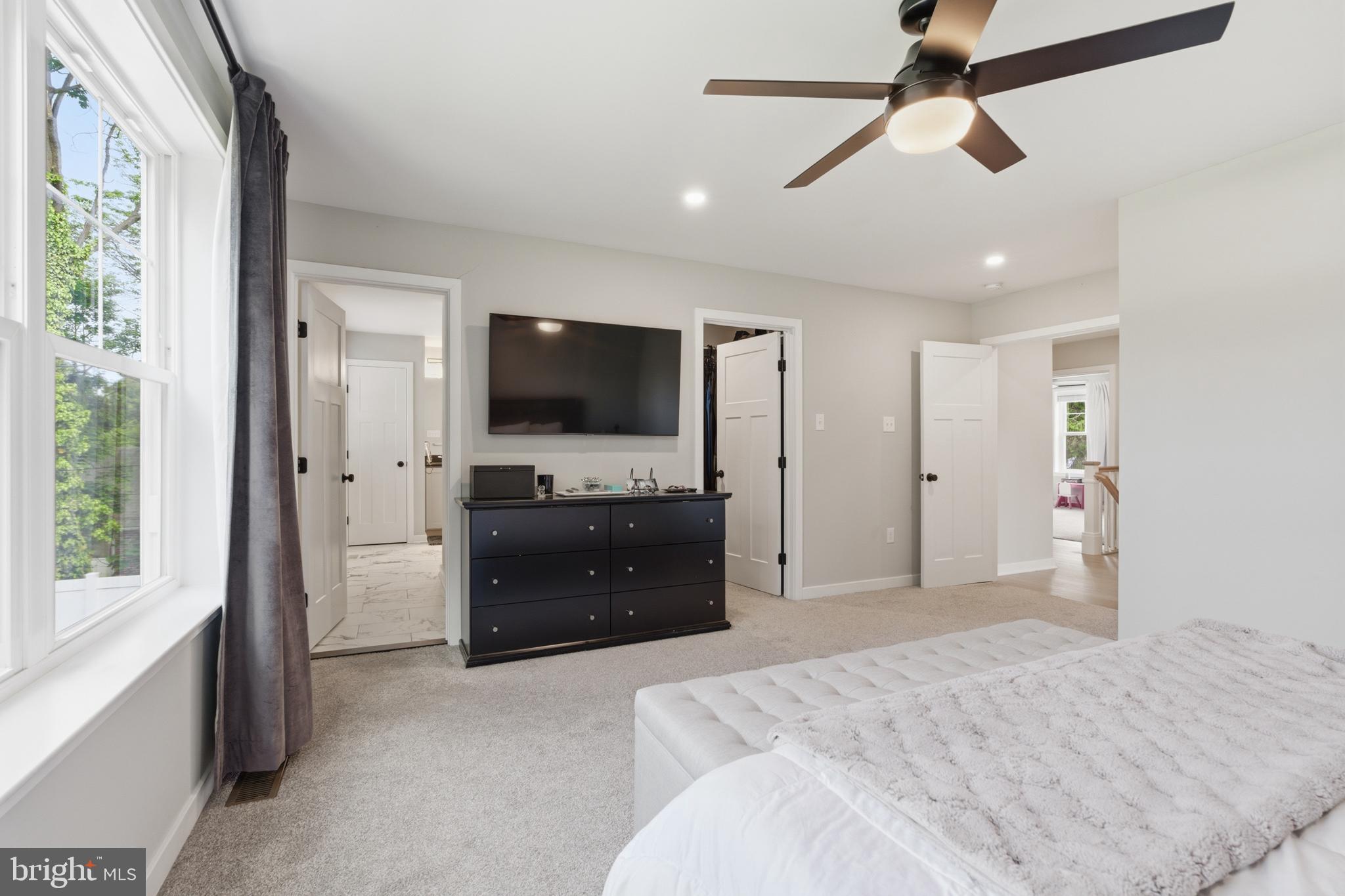 732 OAK WAY