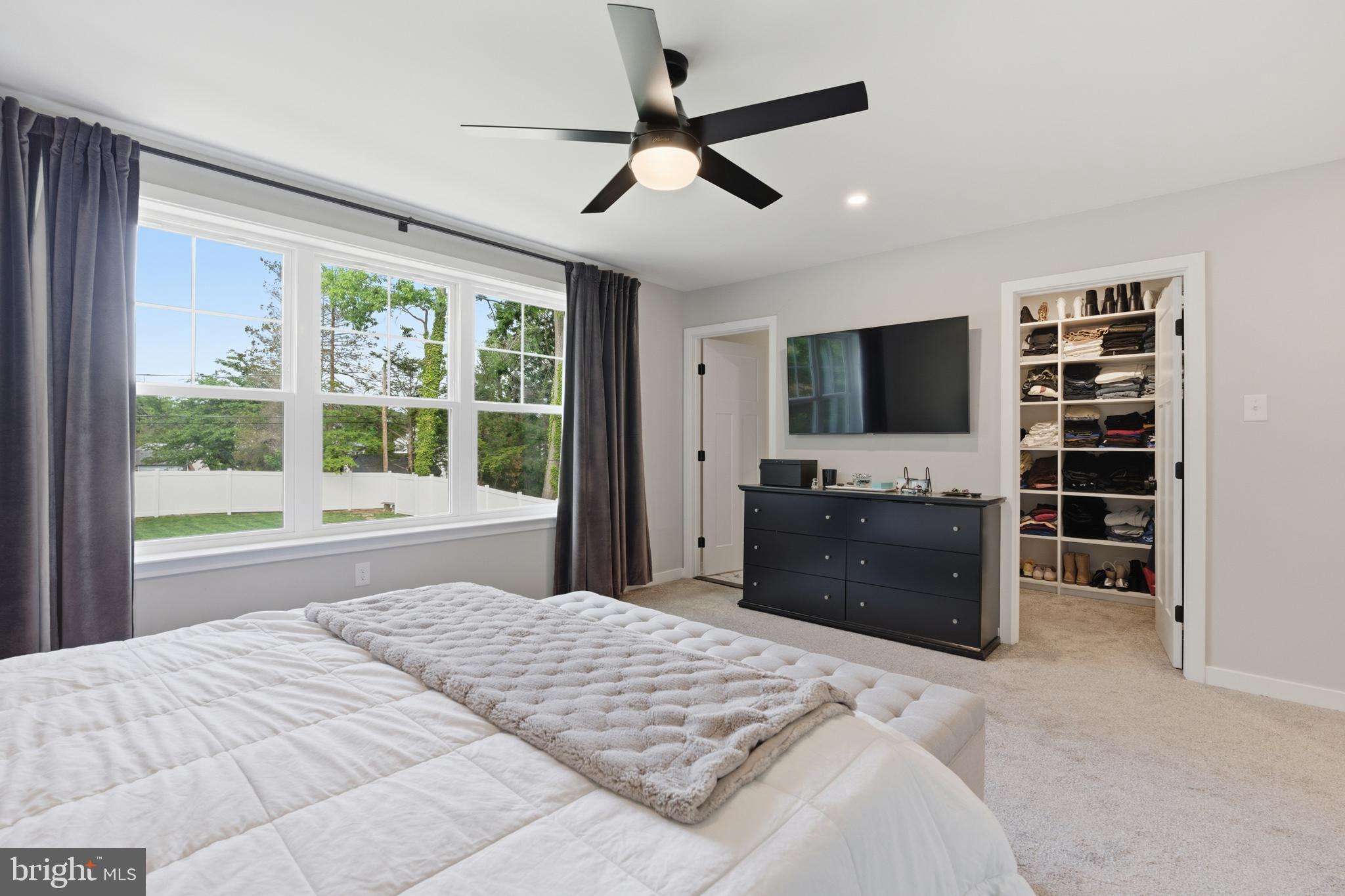 732 OAK WAY
