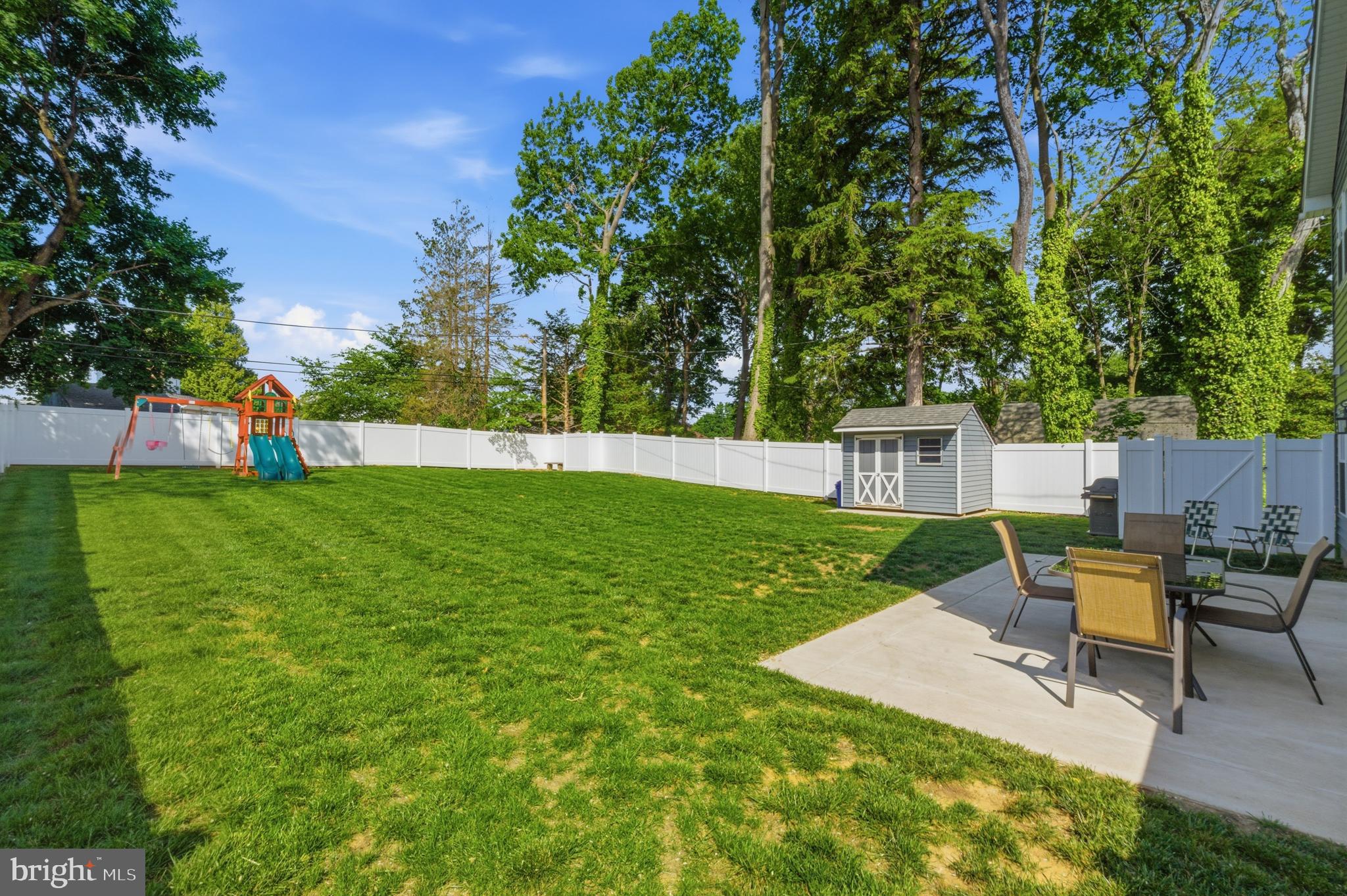 732 OAK WAY