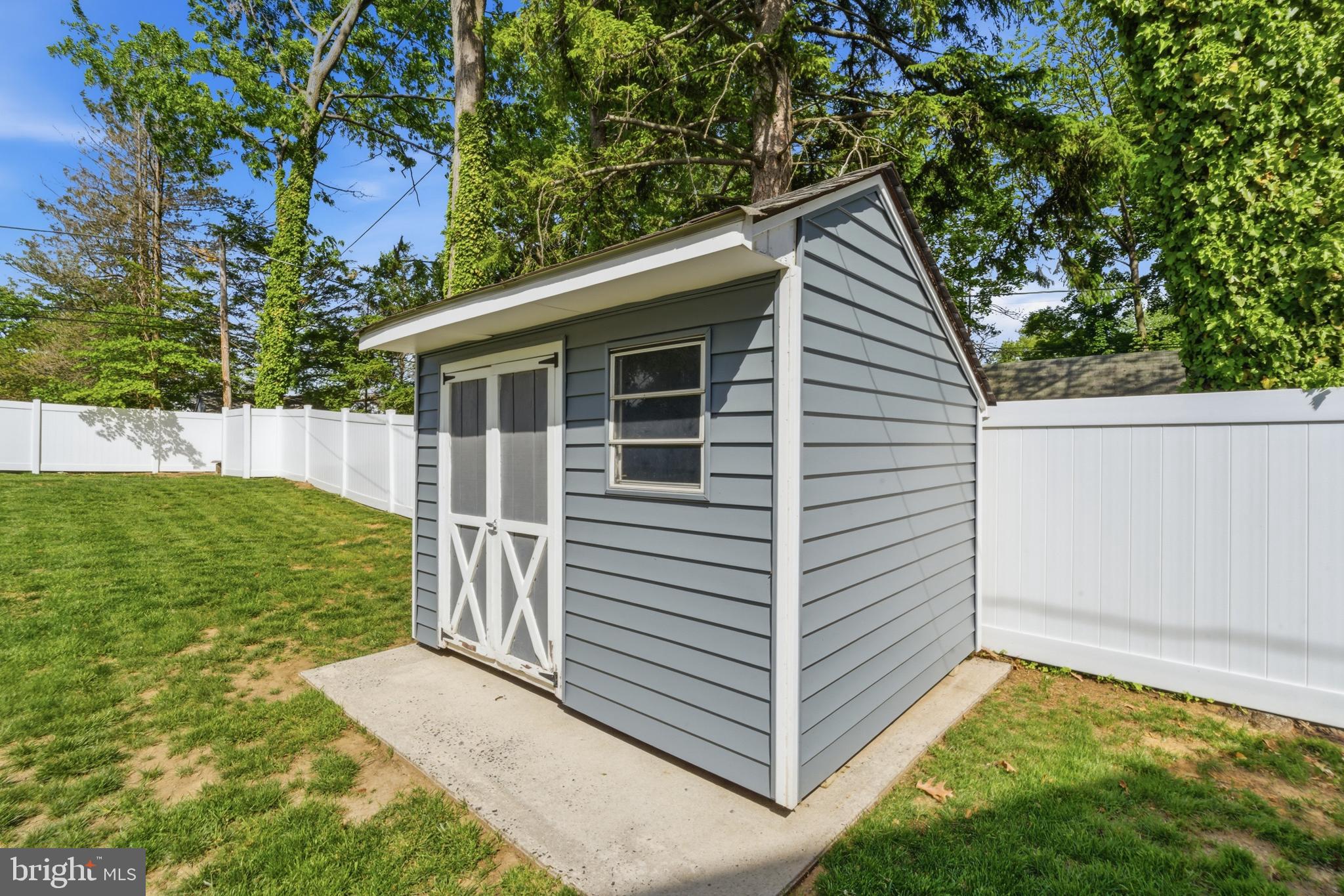 732 OAK WAY