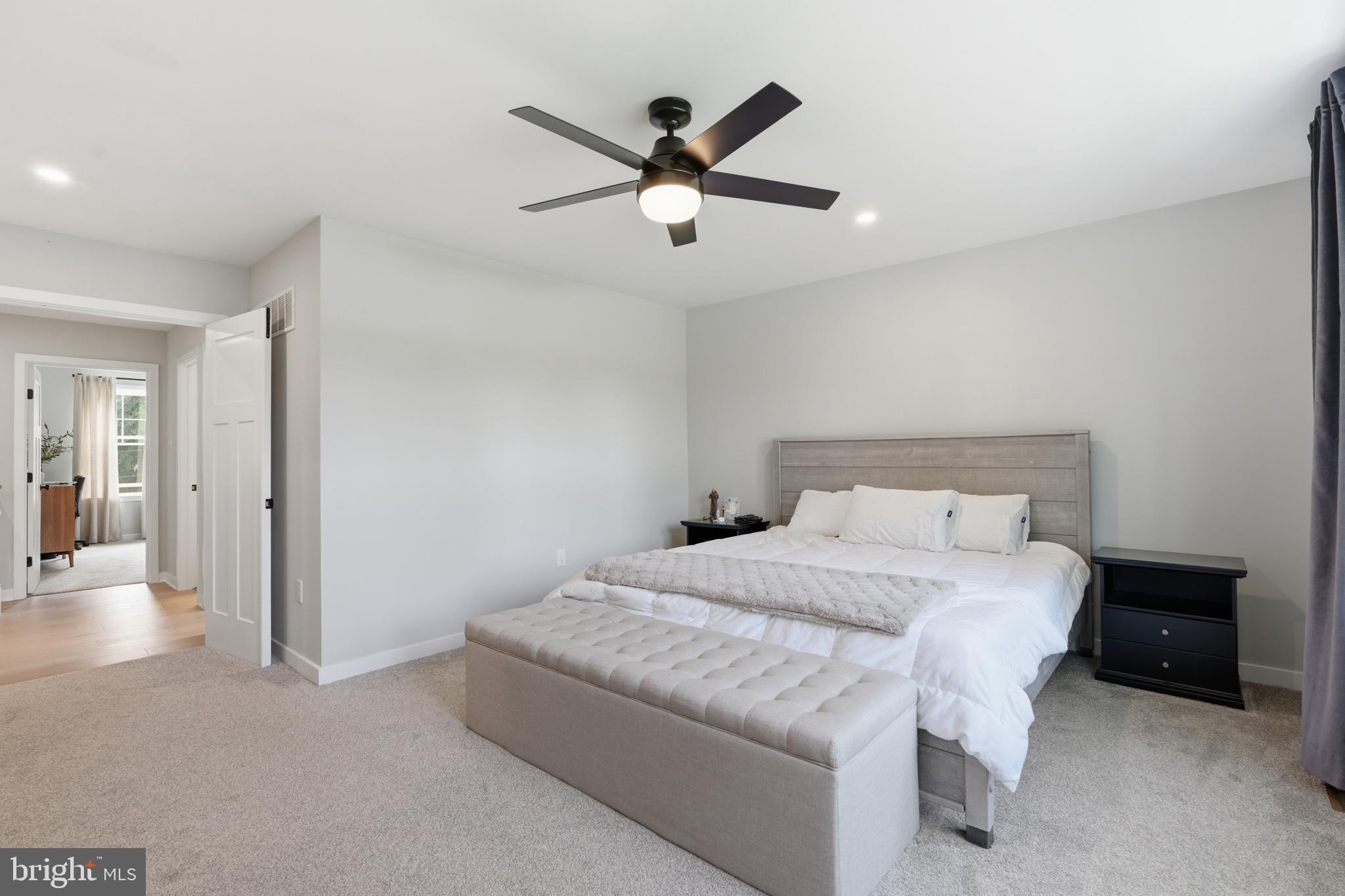 732 OAK WAY