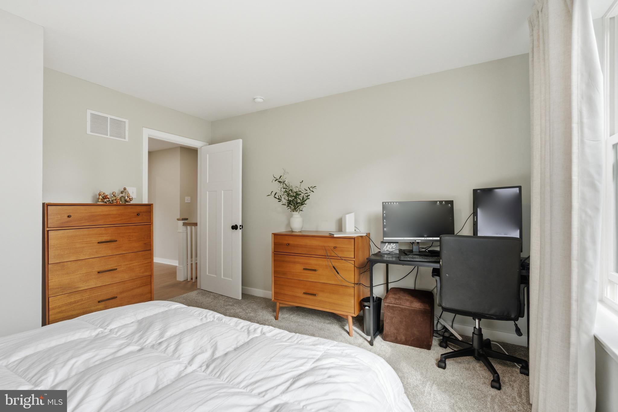 732 OAK WAY