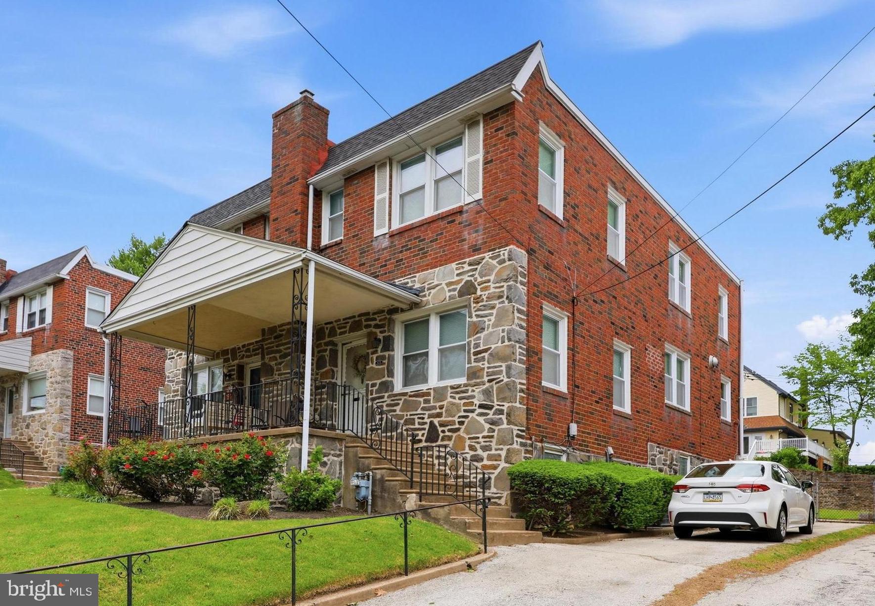 422 E EAGLE ROAD