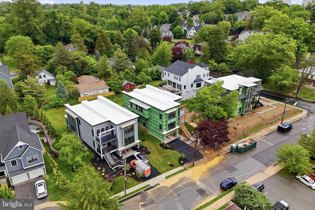 111 W 6TH
