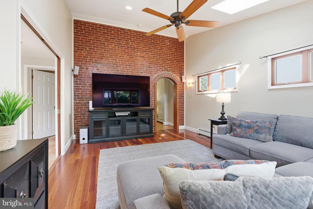 415 BRENTWOOD ROAD